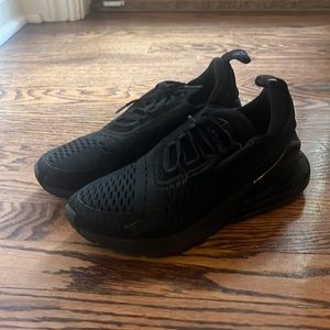 All black Nike air max 270